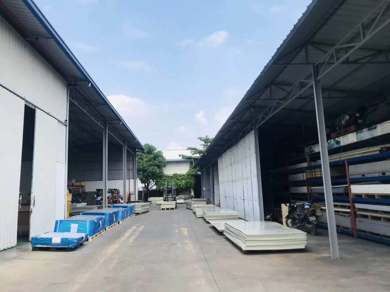 Kho nhựa kỹ thuật tại C&ocirc;ng Ty Đồng Lợi