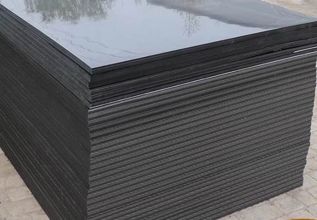 Giải pháp liner PE1000 cho hopper thạch cao – Nhà máy Thạch cao