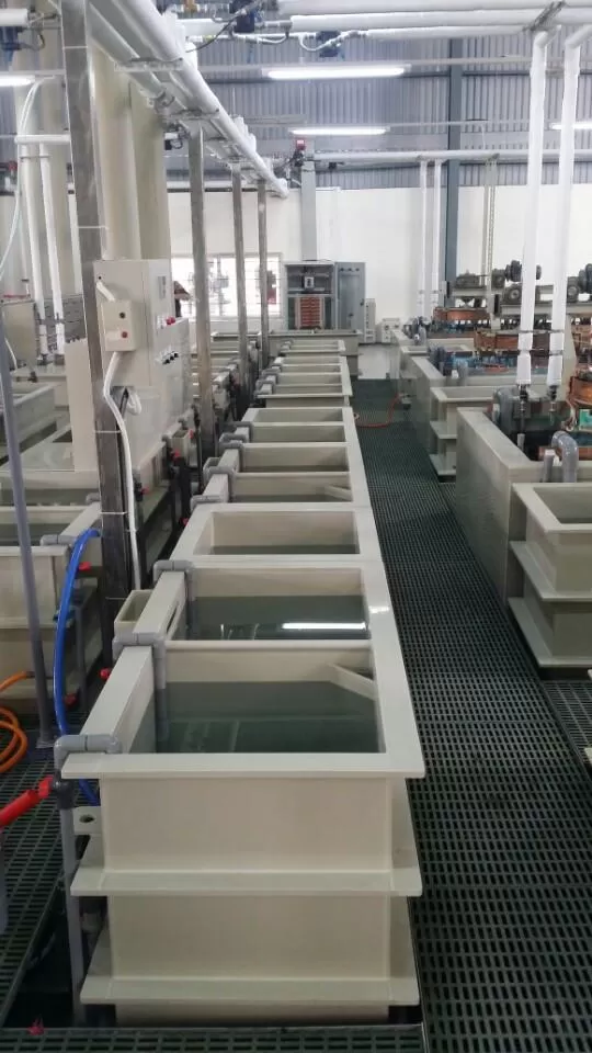 Phân biệt nhựa nội thất và nhựa công nghiệp hóa chất – Hiểu đúng để chọn đúng vật liệu