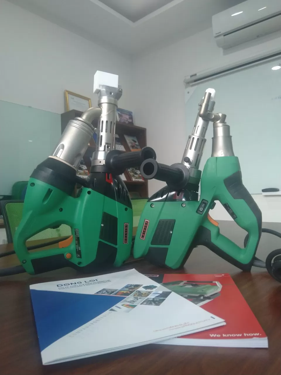 Máy Hàn Đùn Leister Weldplast S1 & Weldplast S2 PVC – Giải Pháp Chuyên Nghiệp Cho Gia Công Bồn Bể Nhựa PVC